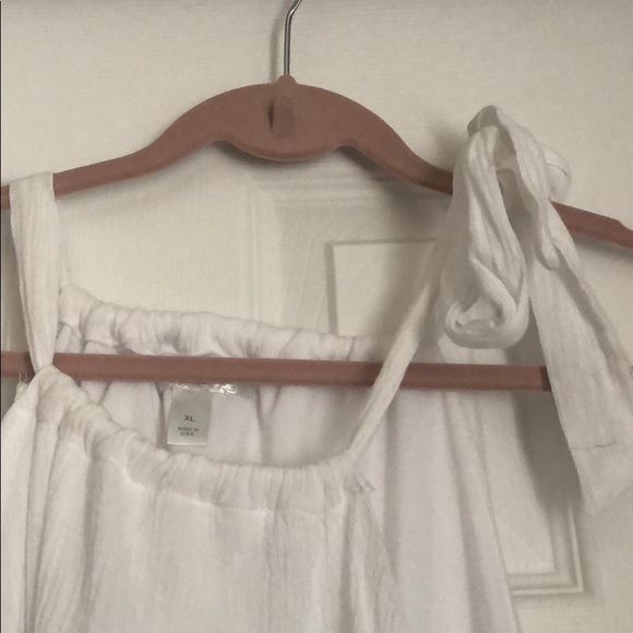 Halter top-NWT - Picture 3 of 3